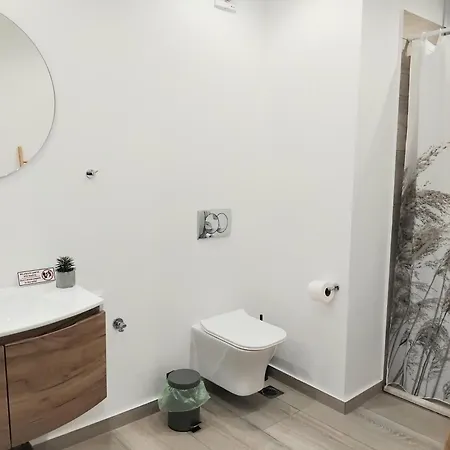 House 1 Apartament