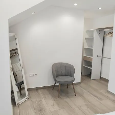 Apartament House 1 *